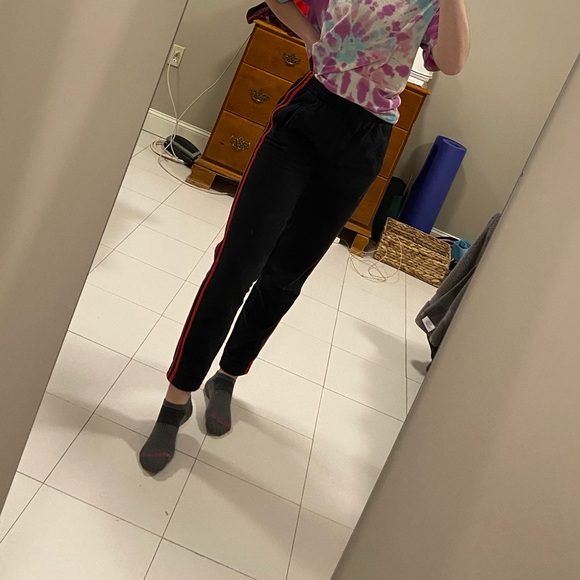 Brandy Melville RARE sweatpants - Picture 2 of 2